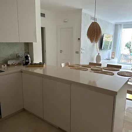 Marbella Golf Garden Apartment *