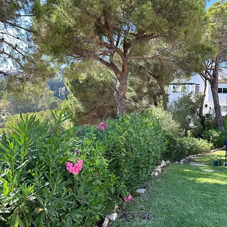 Marbella Golf Garden Apartment *